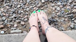 Goth girl with cute feet