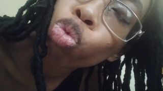 Juicy ebony lips pt. 1