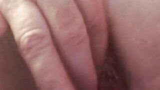 Hot Gilf Fingering Herself to Orgasm