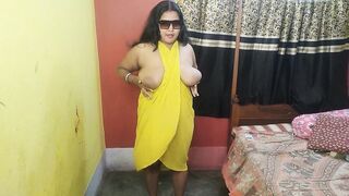 Sexy Bengali Bhabi fucking with Cucumber in her bedroom in yellow dress