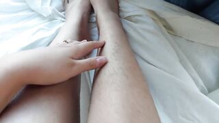 Hairy latina showing you her pubic hair and leg her just for you