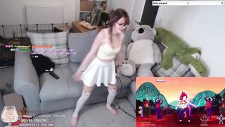 CUTE TWITCH STREAMER GIRL DANCING TO SHAKIRA (SHYPHOEBE)