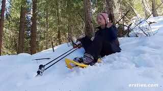 Ersties - Veronica B. squirtet im Schnee