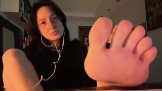 Pov: Classmate teen Girl Shows Her Feet online school UWU