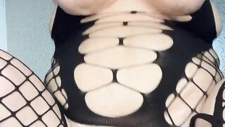 BBW MILF WITH HUGE SWINGING TITS STANDING FUCK CREAMPIE