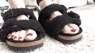 Toe Fetish - Toes Wiggling Black Fur Slippers Part 11